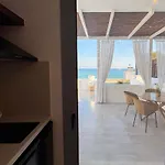 Rodhea Apartamento Stegna